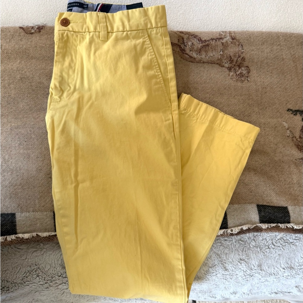 Tommy Hilfiger Straight-Leg Stretch Flex Cotton Chino Pants in Yellow
